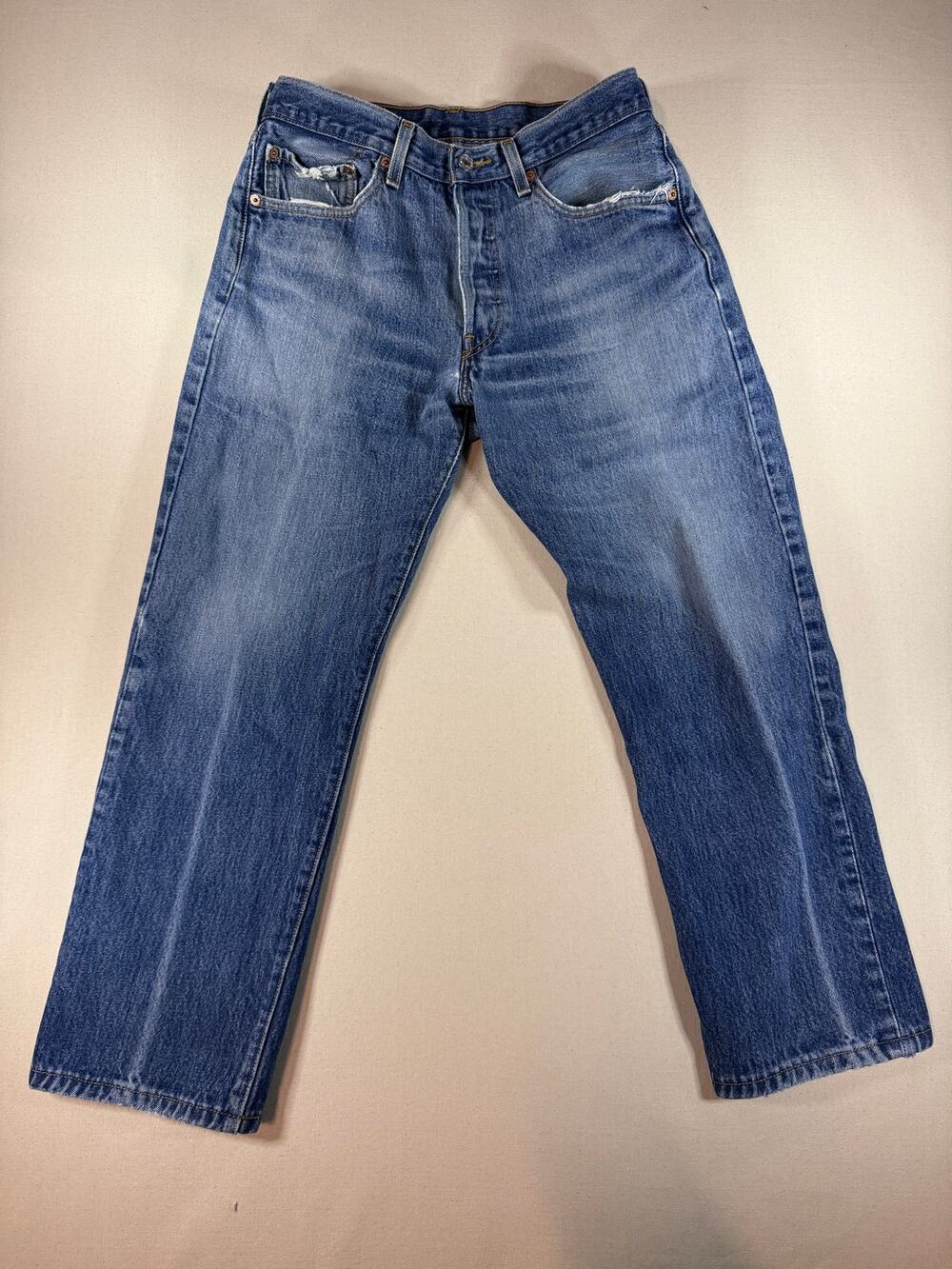 Vintage Levi's 501 Jeans Mens 32x30 Blue Denim Button Fly Straight Leg Med Wash